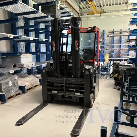Wózek widłowy czterokierunkowy SCHÖLER Combilift/CBE3000