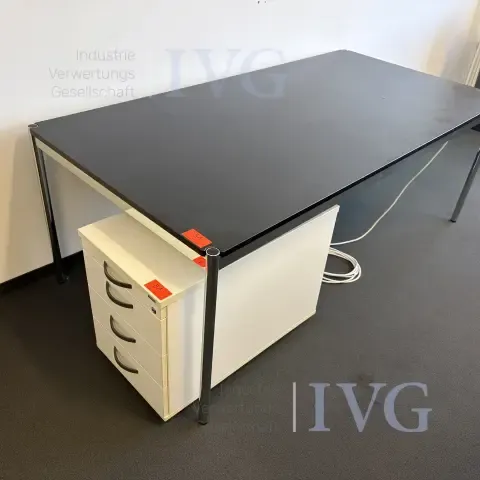 Письменный стол USM HALLER
