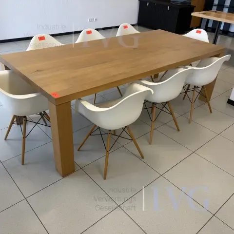 Table en bois massif