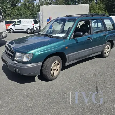 Car SUBARU Forester