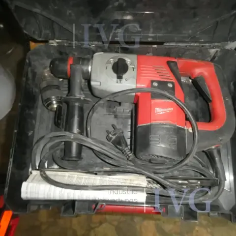 Marteau perforateur MILWAUKEE PLH 32 XE