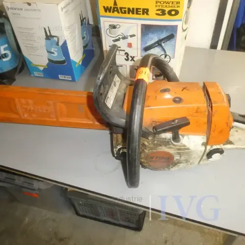 Petrol chainsaw STIHL MS 240