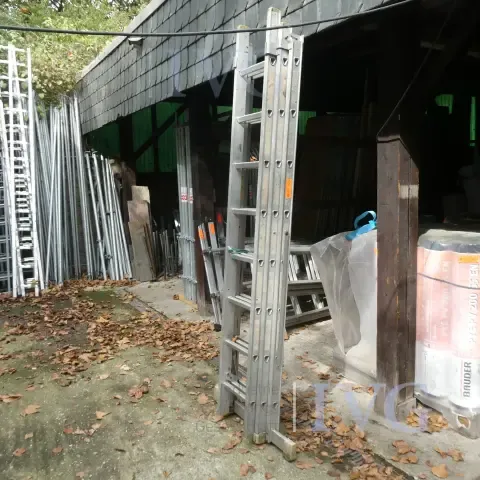 Échelle coulissante en aluminium LAYHER
