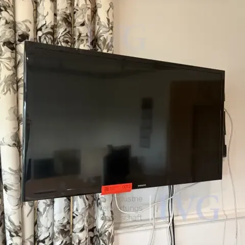 Flachbildschirm SAMSUNG UE32J4570SS