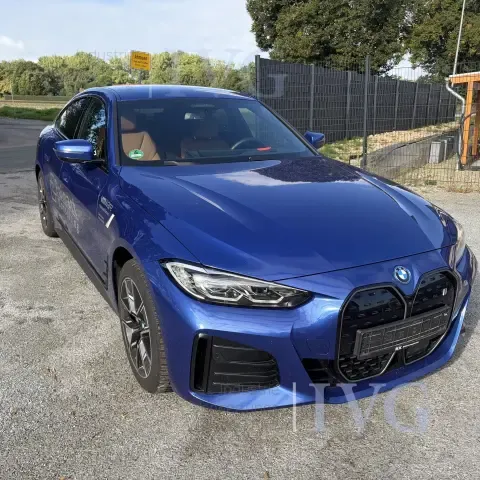 Sedan BMW i4 eDrive40