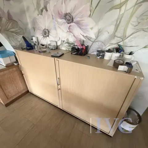 Lot de mobilier de bureau