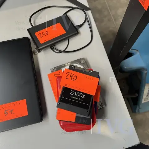 Lot SSD et disques durs externes