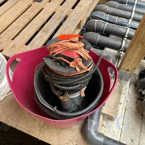 Submersible pump