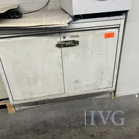 Armoire en acier