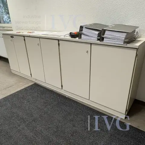 Lot de mobilier de bureau