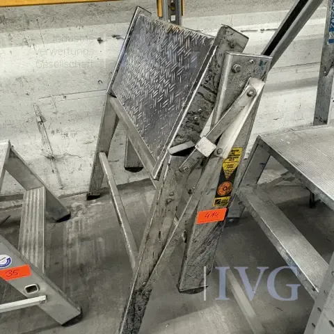 Aluminium step stool