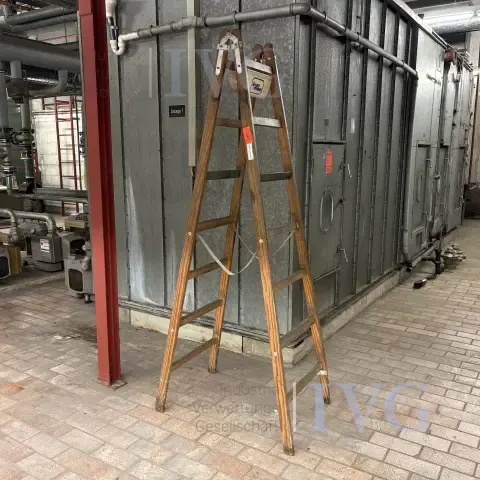 Wooden stepladder ILLER-LEITER