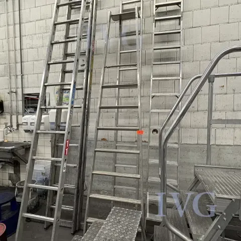 Aluminium leaning ladder ZARGES