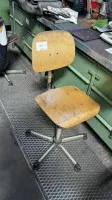 2 Arbeitsdrehstühle