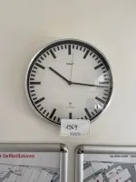 1 horloge murale radio-pilotée