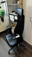 1 chaise de bureau pivotante avec accoudoirs