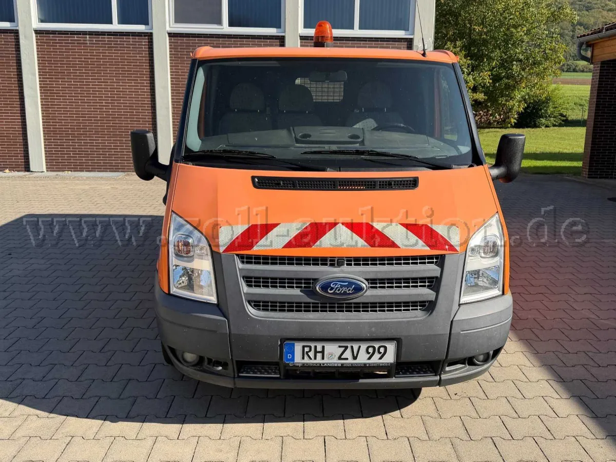 1 фургон Ford TRANSIT с оснащением WÜRTH