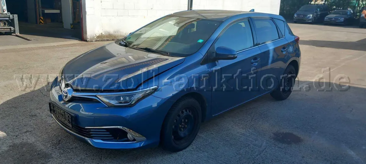 1 Toyota Auris Hybrid, донор запчастей