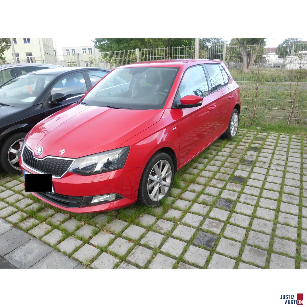Skoda Fabia 1.0 MPI Clever czerwony