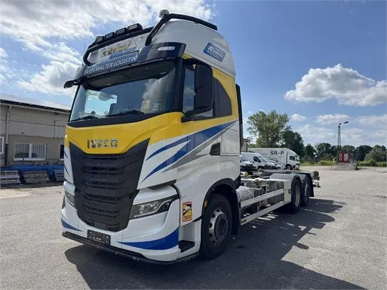 1 ciężarówka Iveco AS260SY/FS CM