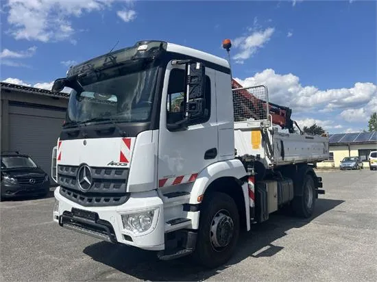 1 Camion Mercedes-Benz Arocs