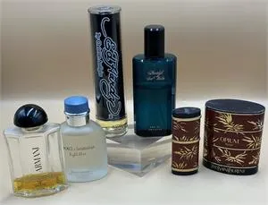 1 várka parfémů - mimo jiné Yves Saint Laurent, Armani, Dolce & Gabbana