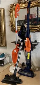 2 Staubsauger und 1 Dampfreiniger