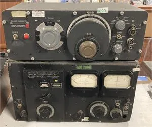 1 historisches Gerneral Radio und 1 Signal Generator
