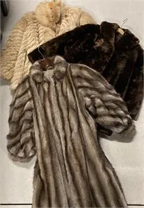 3 Pelzmäntel