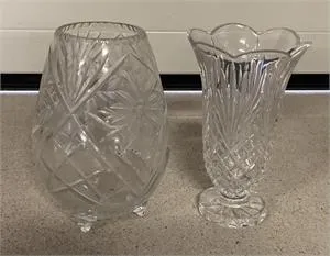 2 Kristallvasen - Höhe 30 und 31 cm