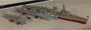 3 navires de guerre