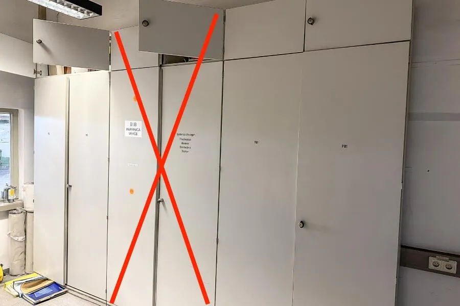 2 Ordnerschränke