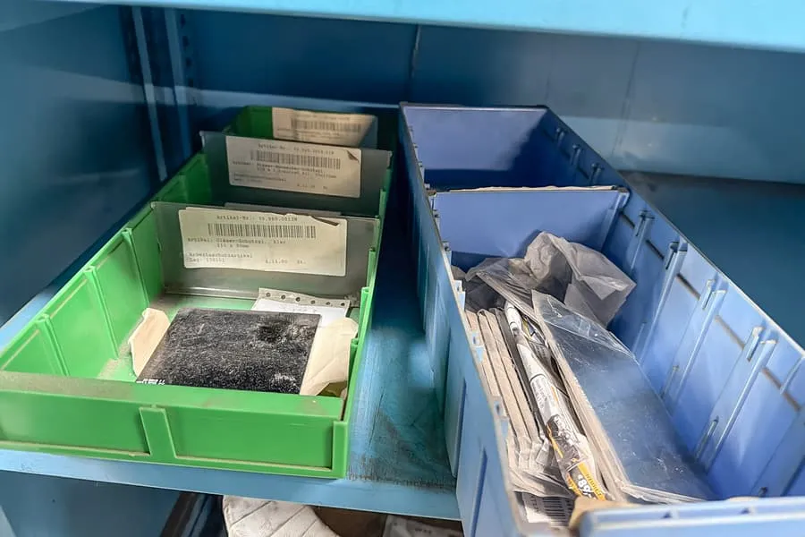 2 boîtes avec verres de protection