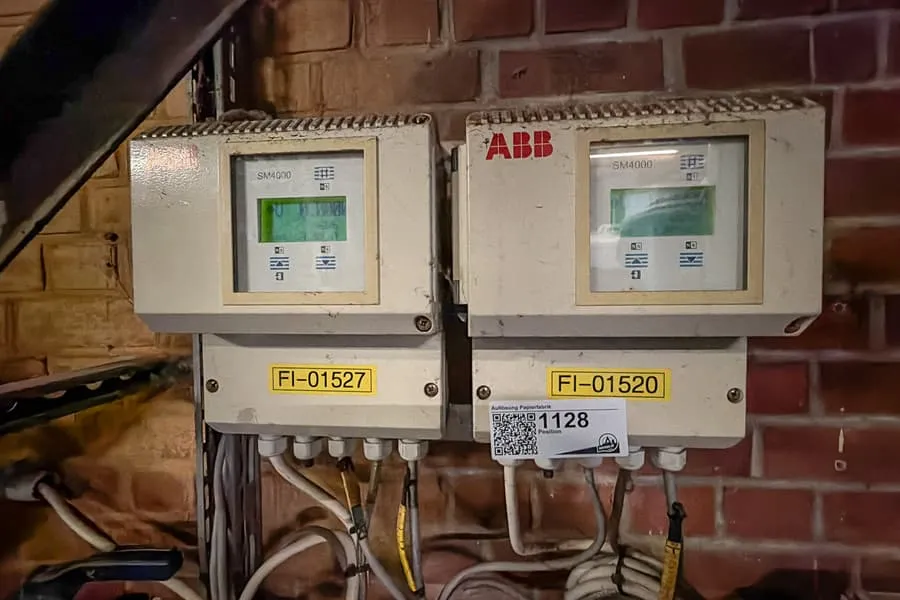 2 řídicí jednotky ABB SM4000