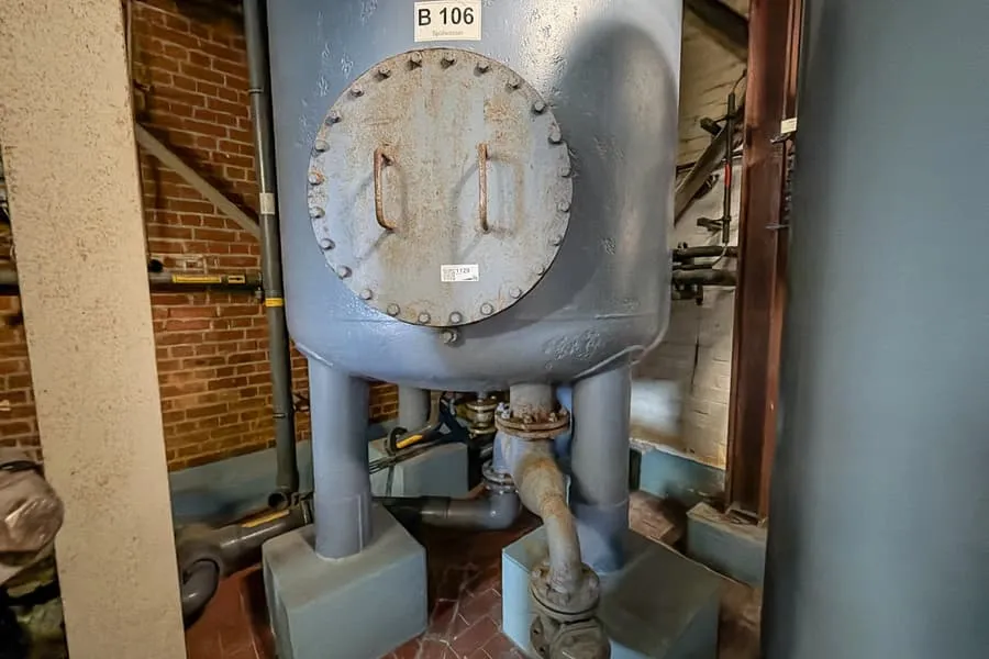 Fresh water tank