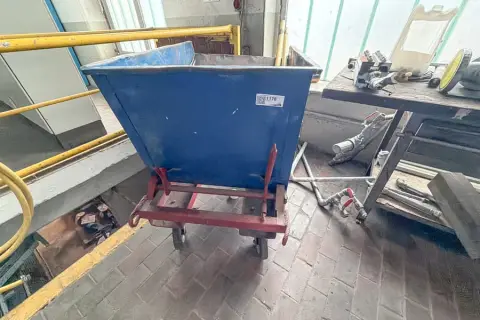 Mobile tipping skip