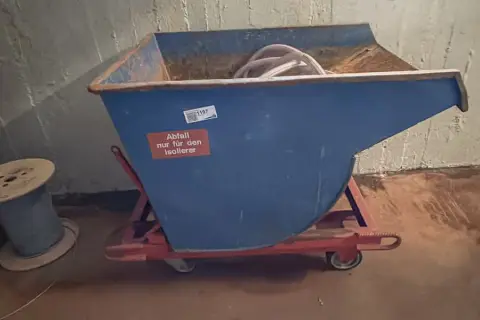 Tipping skip, mobile