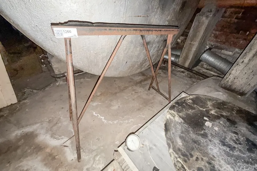 Металлическая подставка