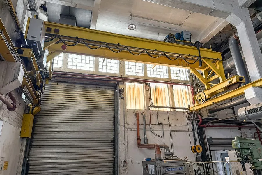 Suwnica Demag, uszkodzona