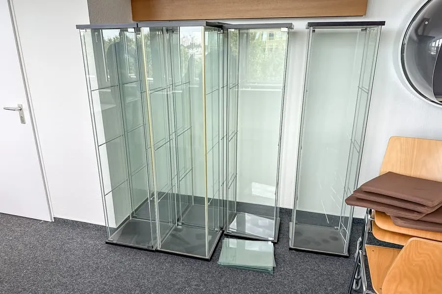 6 vitrines en verre