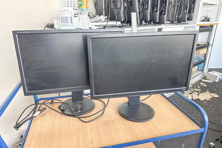 2 Monitore Iiyama ProLite B2763HSU, je 27"
