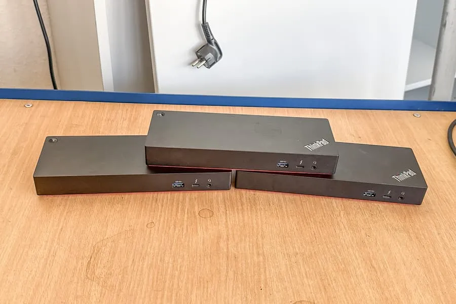 3 Dockingstationen Lenovo ThinkPad Universal Thunderbolt 3 Dock Gen 2 DK1841