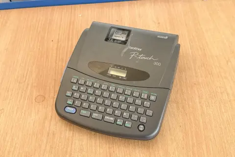 Tiskárna štítků Brother P-Touch300