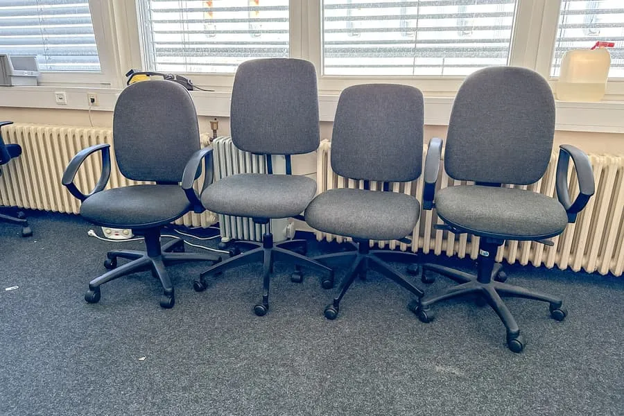 4 bureaustoelen draaibaar