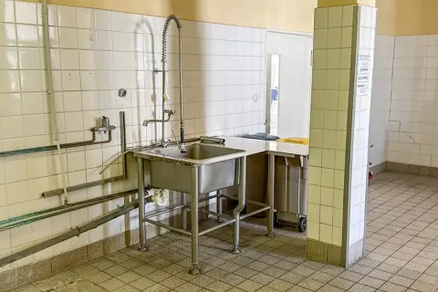 Stainless steel washbasin
