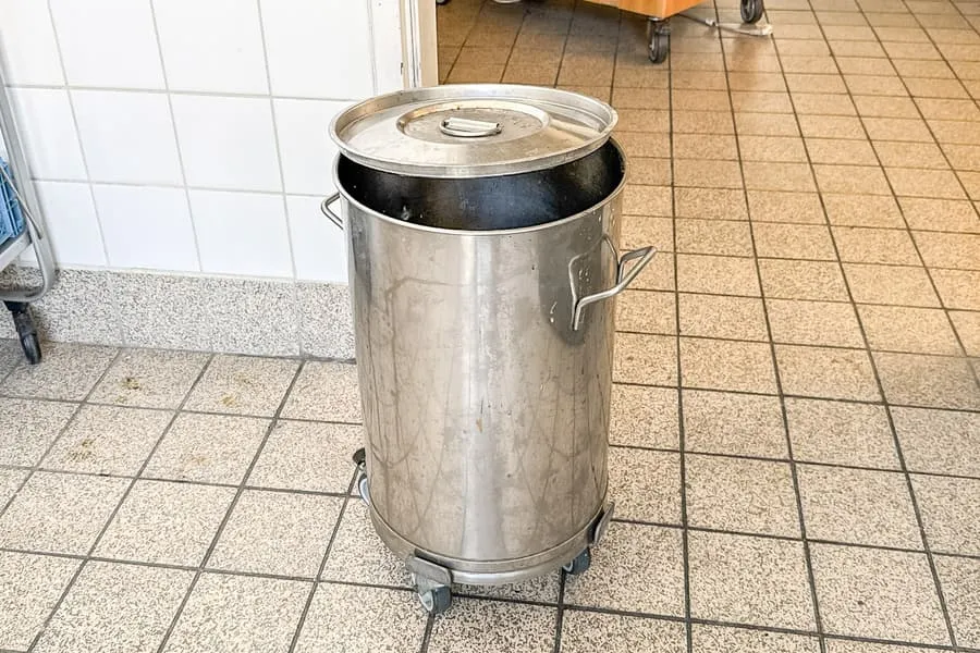 Odpadkový koš, pojízdný