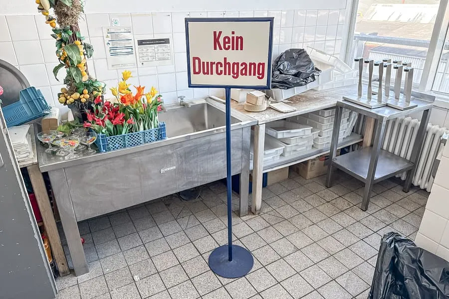 Hinweisschild "Kein Durchgang"