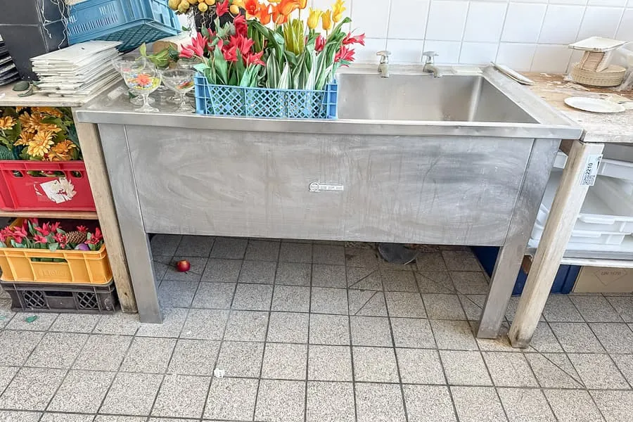 Neff stainless steel wash table