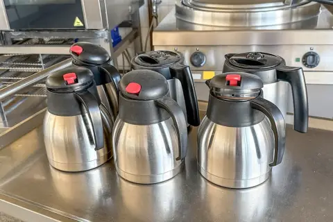 6 Thermoskannen