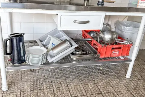 Catering equipment lot